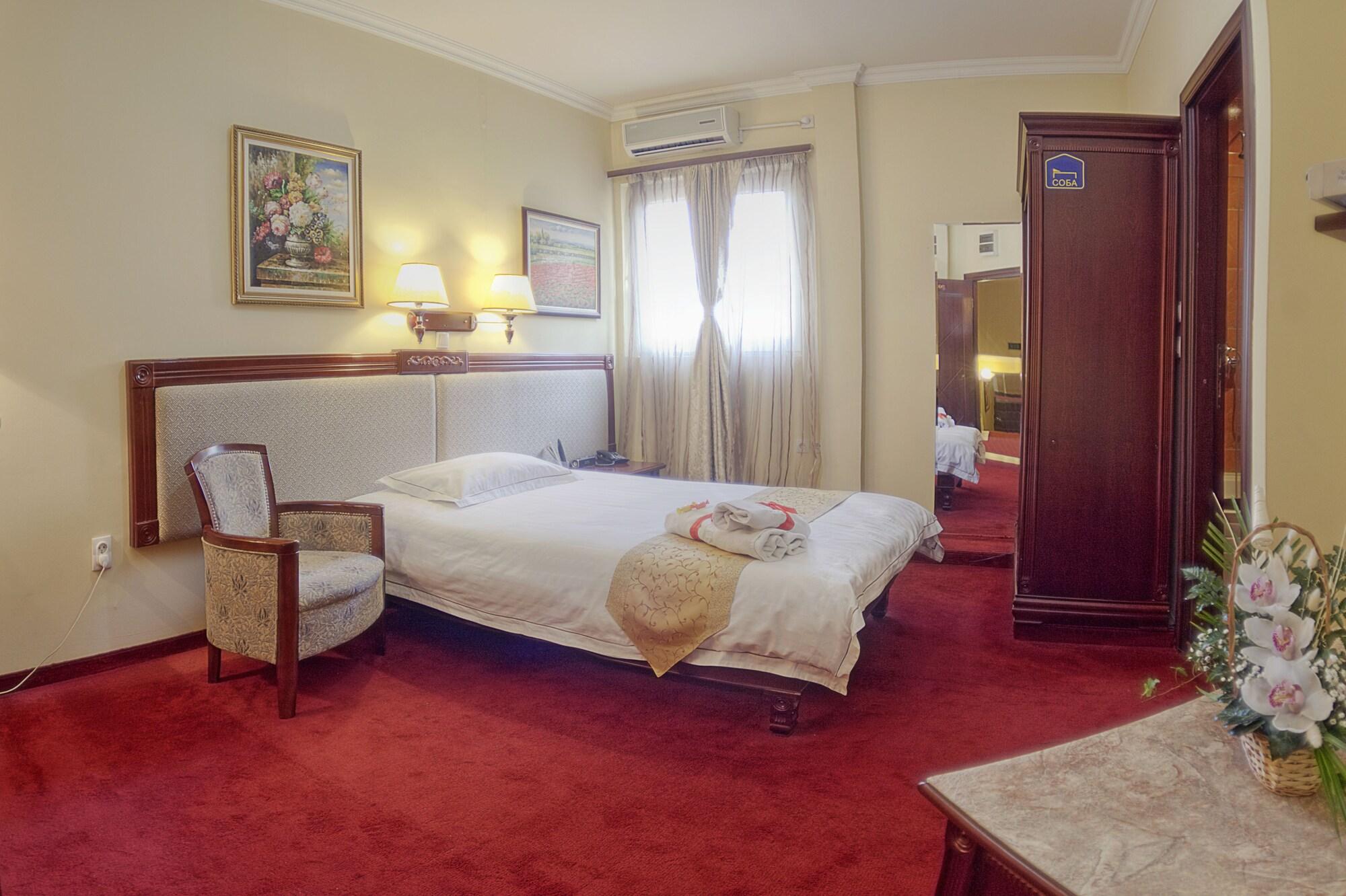 Garni Hotel Planeta Inn Novi Sad Exterior photo
