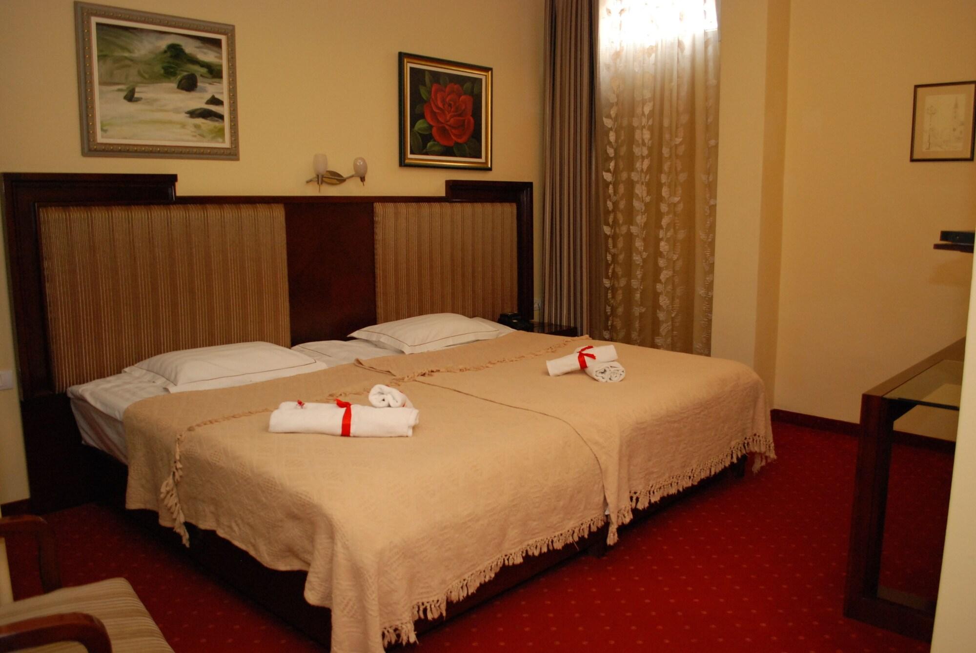 Garni Hotel Planeta Inn Novi Sad Exterior photo