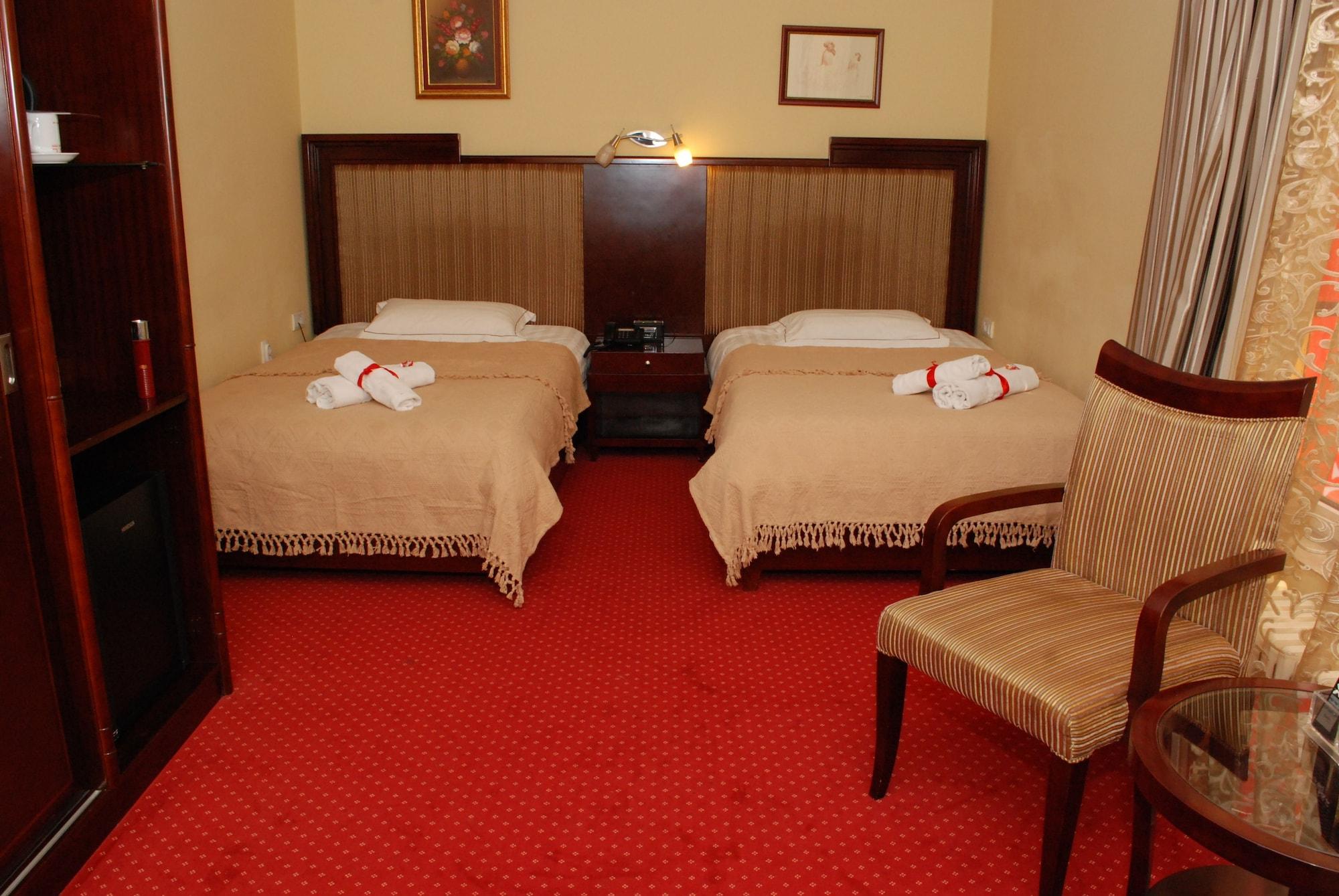 Garni Hotel Planeta Inn Novi Sad Exterior photo